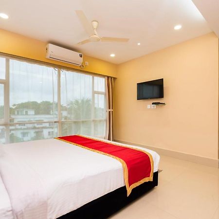 Oyo 9202 Hotel Central Courtyard Siliguri Ngoại thất bức ảnh