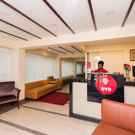 Oyo 9202 Hotel Central Courtyard Siliguri Ngoại thất bức ảnh
