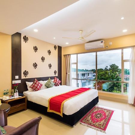 Oyo 9202 Hotel Central Courtyard Siliguri Ngoại thất bức ảnh