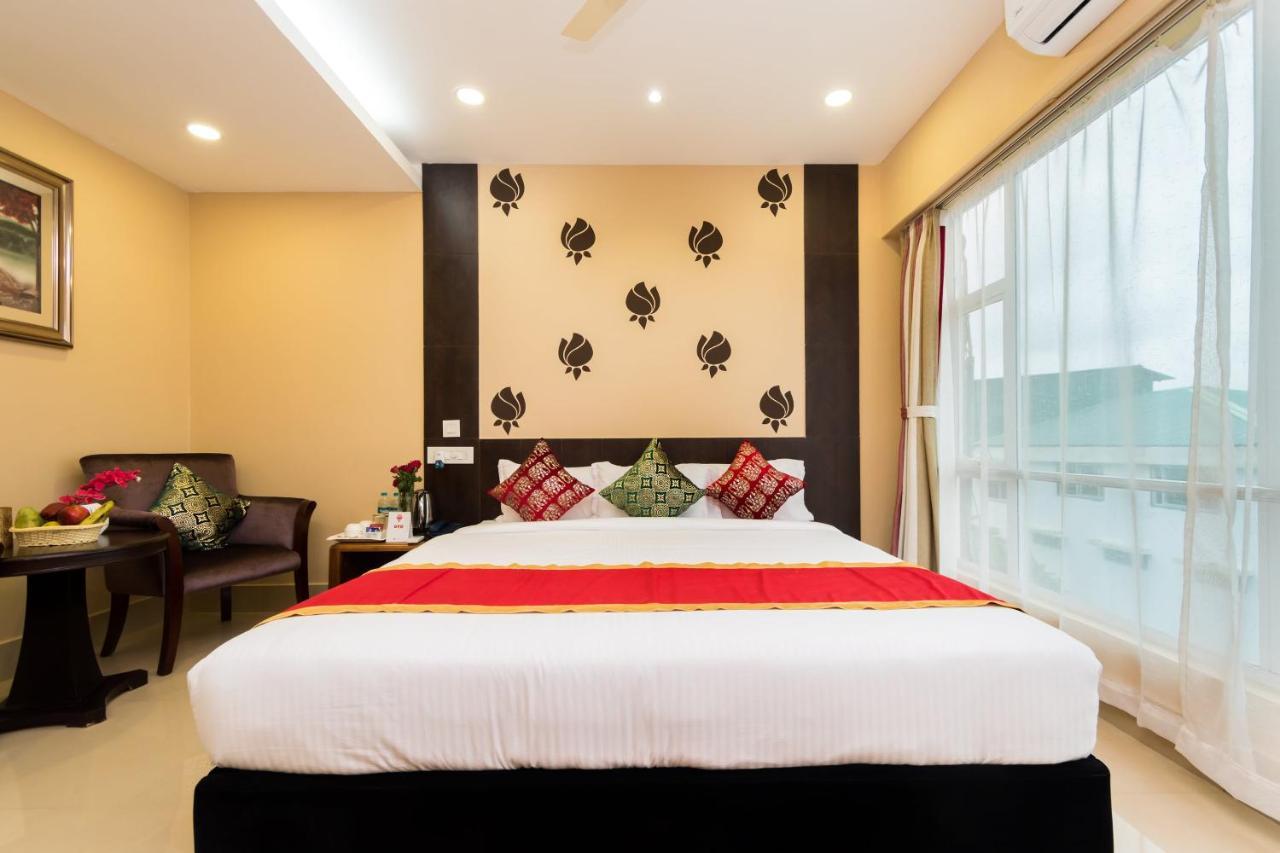 Oyo 9202 Hotel Central Courtyard Siliguri Ngoại thất bức ảnh