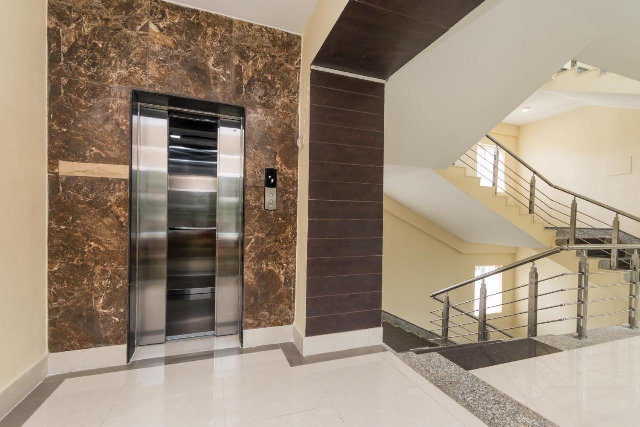 Oyo 9202 Hotel Central Courtyard Siliguri Ngoại thất bức ảnh
