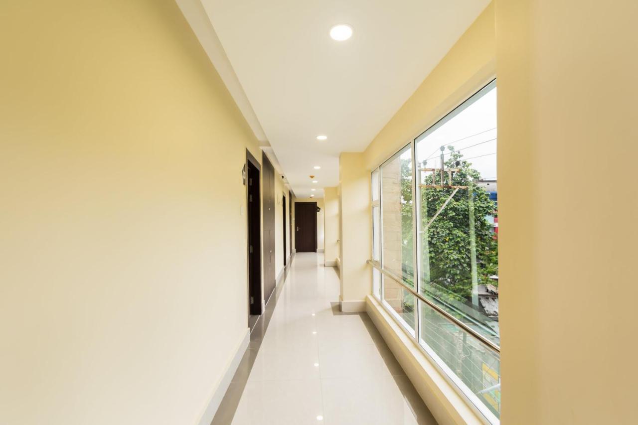 Oyo 9202 Hotel Central Courtyard Siliguri Ngoại thất bức ảnh