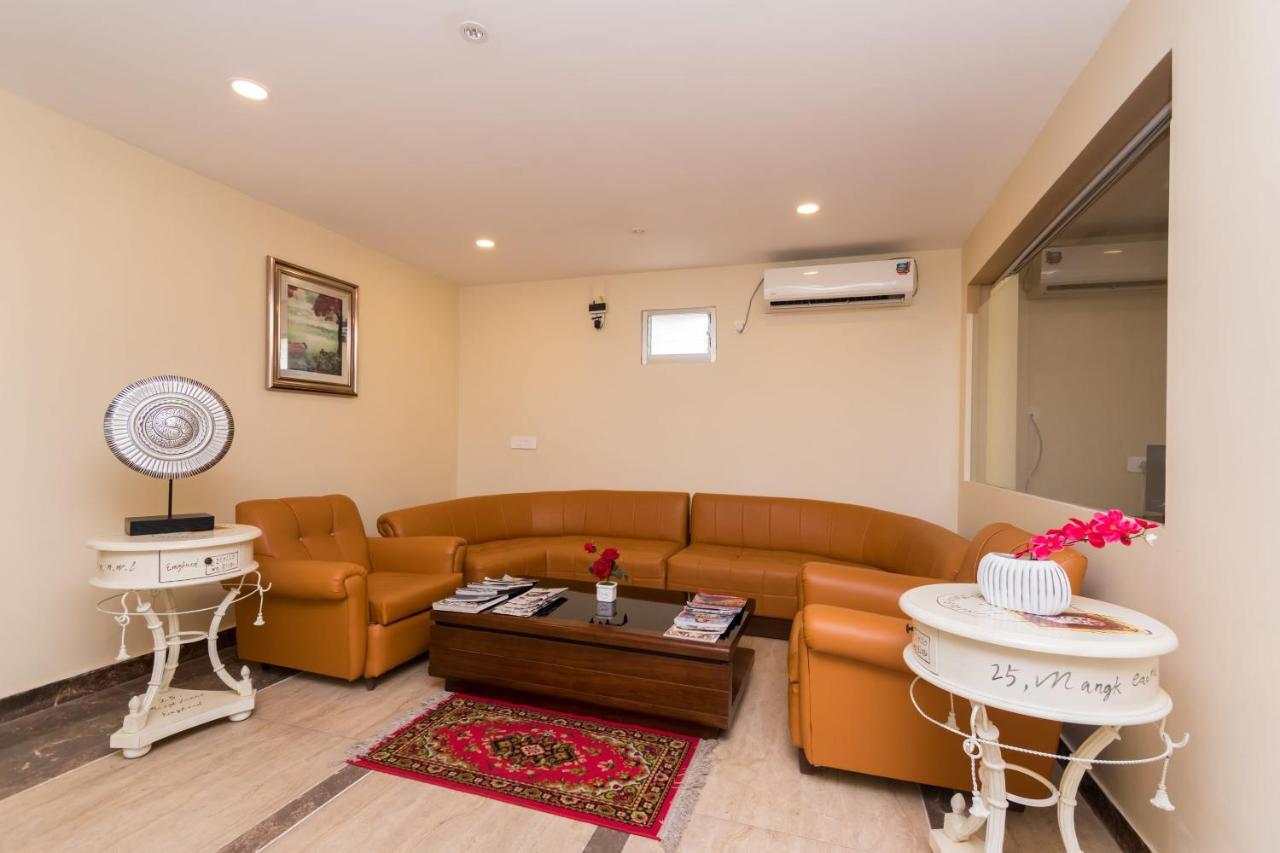 Oyo 9202 Hotel Central Courtyard Siliguri Ngoại thất bức ảnh